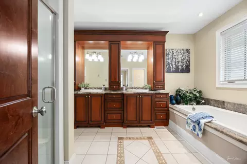 Bath - 471 59th St, Lisle, IL 60532 photo 1 of 7