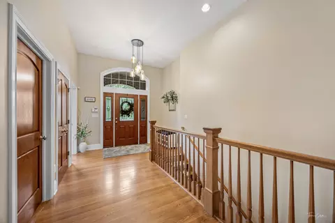 Entry Way - 471 59th St, Lisle, IL 60532 photo 1 of 4