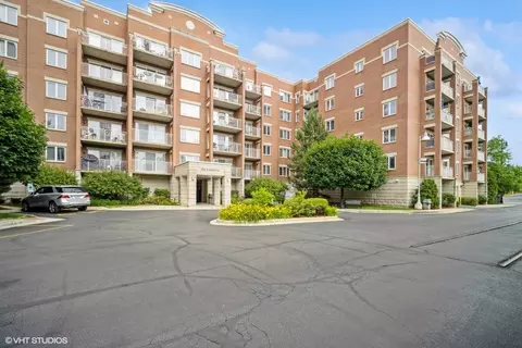 6560 W Diversey Ave #605D, Chicago, IL 60707