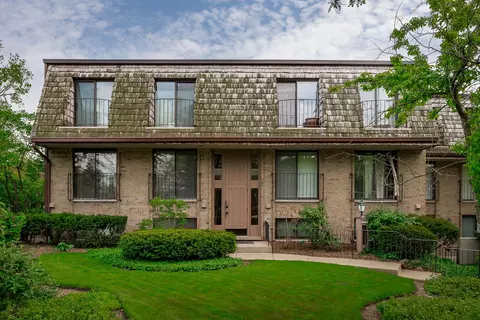 1700 Northfield Sq #C, Northfield, IL 60093