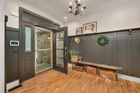 Entry Way - 480 Logue Cir, Seneca, IL 61360 photo 1 of 2