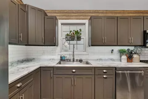 Kitchen - 480 Logue Cir, Seneca, IL 61360 photo 4 of 8