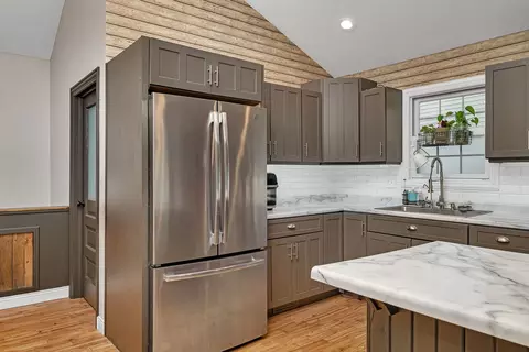 Kitchen - 480 Logue Cir, Seneca, IL 61360 photo 5 of 8