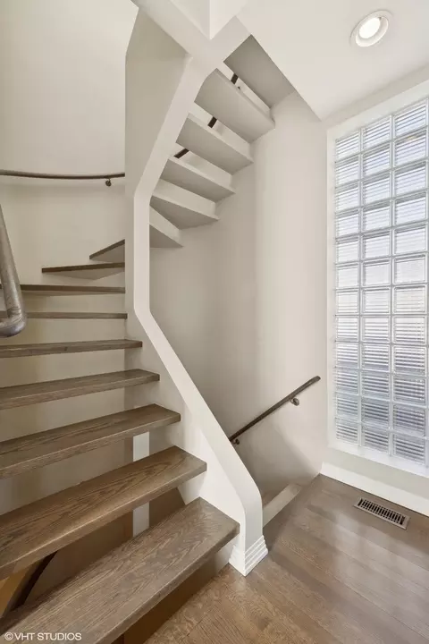 2122 N Hudson Ave, Chicago, IL 60614 photo 35