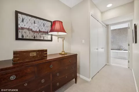 2122 N Hudson Ave, Chicago, IL 60614 photo 27