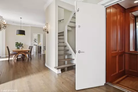 2122 N Hudson Ave, Chicago, IL 60614 photo 9