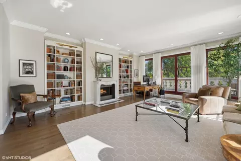 2122 N Hudson Ave, Chicago, IL 60614 photo 4