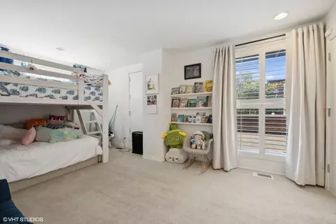 2122 N Hudson Ave, Chicago, IL 60614 photo 30