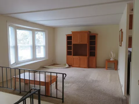 Living - 321 Maple Dr, Morris, IL 60450 photo 1 of 2