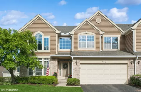 76 Wellesley Cir, Northbrook, IL 60062