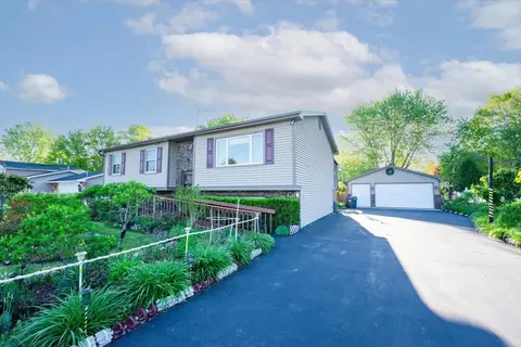 38059 N Holdridge Ave, Beach Park, IL 60087