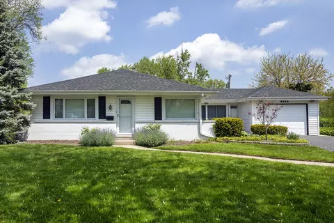 2946 Knollwood Ln, Glenview, IL 60025