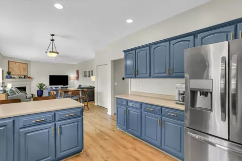 Kitchen - 2501 Pinehurst Dr, Champaign, IL 61822 photo 2 of 5