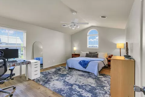 Bedroom - 2501 Pinehurst Dr, Champaign, IL 61822 photo 1 of 6