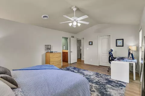 Bedroom - 2501 Pinehurst Dr, Champaign, IL 61822 photo 2 of 6