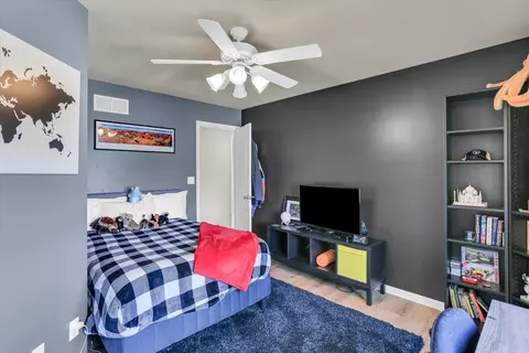 Bedroom - 2501 Pinehurst Dr, Champaign, IL 61822 photo 6 of 6