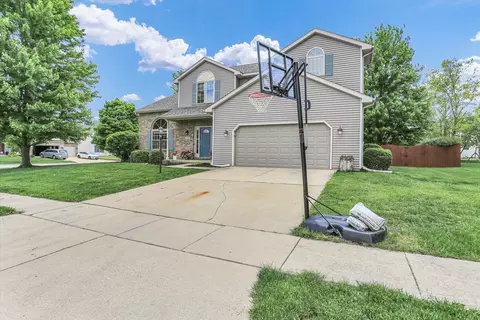 Exterior - 2501 Pinehurst Dr, Champaign, IL 61822 photo 7 of 13
