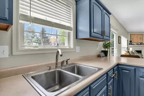 Kitchen - 2501 Pinehurst Dr, Champaign, IL 61822 photo 5 of 5