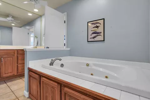 Bath - 2501 Pinehurst Dr, Champaign, IL 61822 photo 3 of 5