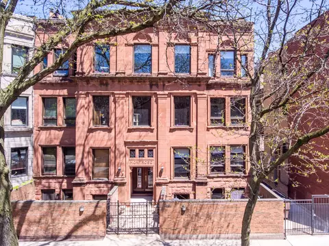3711 N Pine Grove Ave #2NW, Chicago, IL 60613