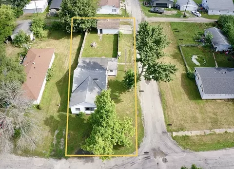 509 E Webster St, Clinton, IL 61727