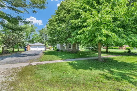 406 5th St, Ivesdale, IL 61851