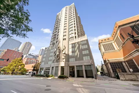 600 N Dearborn St #2005, Chicago, IL 60654