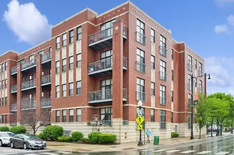 4011 N Francisco Ave #301, Chicago, IL 60618