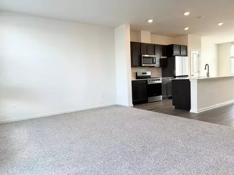 371 Summit Cir, Lombard, IL 60148 photo 4