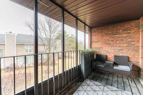 Exterior - 405 Walters Ln #2A, Itasca, IL 60143 photo 2 of 2