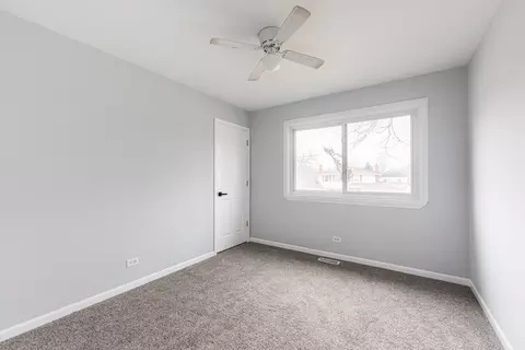 Bedroom - 405 Walters Ln #2A, Itasca, IL 60143 photo 3 of 3