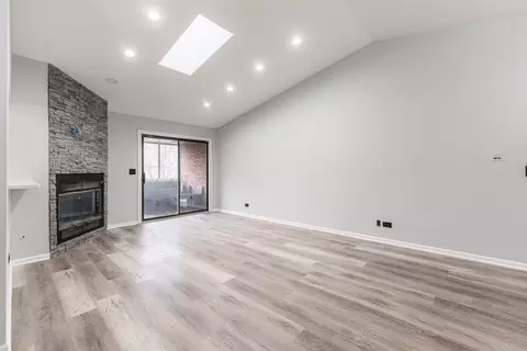 Living - 405 Walters Ln #2A, Itasca, IL 60143 photo 3 of 3