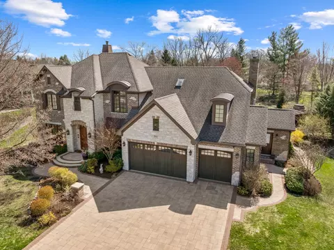 910 Tall Grass Ct, Saint Charles, IL 60174