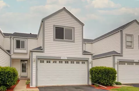 1716 Waters Edge Dr #1716, Minooka, IL 60447