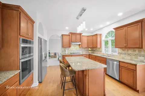 11650 Liberty Ln, Plainfield, IL 60585 photo 8