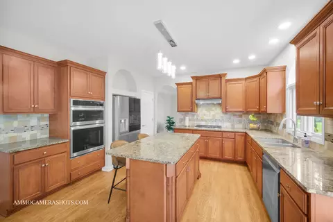 11650 Liberty Ln, Plainfield, IL 60585 photo 9