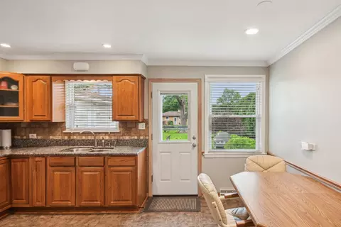 4 N221 7th Ave, Addison, IL 60101 photo 10