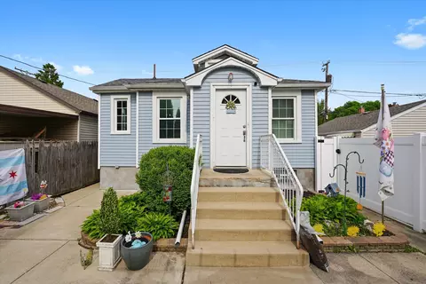 3831 N Pontiac Ave, Chicago, IL 60634