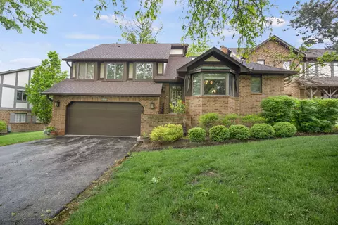 7732 W Golf Dr, Palos Heights, IL 60463
