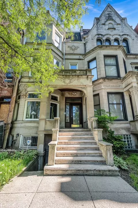 833 E Drexel Sq #3, Chicago, IL 60615