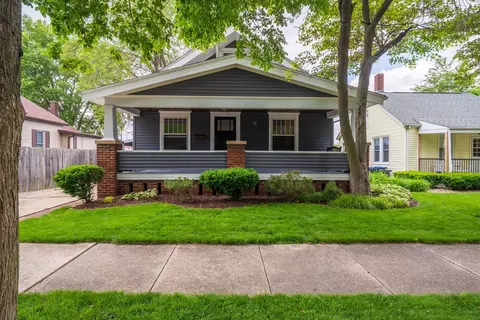 410 Beecher St, Bloomington, IL 61701