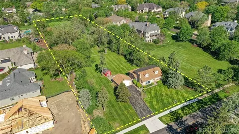 1 S558 Sunnybrook Rd, Glen Ellyn, IL 60137