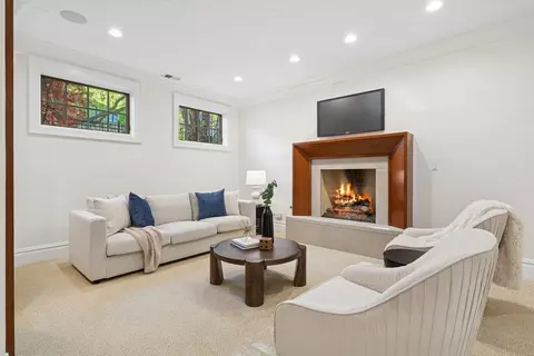 3823 N Wayne Ave, Chicago, IL 60613 photo 33
