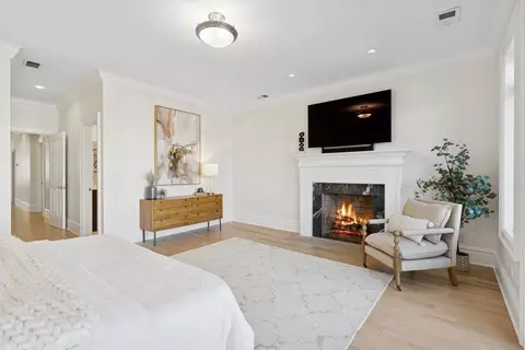 3823 N Wayne Ave, Chicago, IL 60613 photo 17