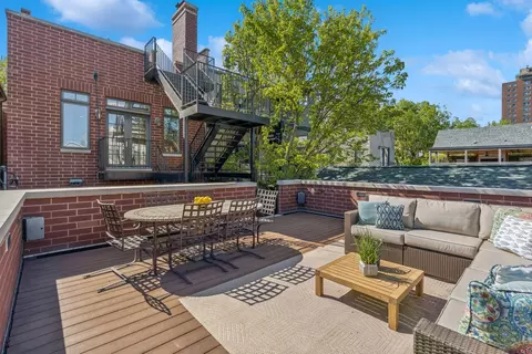 3823 N Wayne Ave, Chicago, IL 60613 photo 14