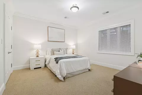 3823 N Wayne Ave, Chicago, IL 60613 photo 37