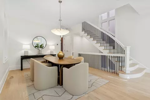3823 N Wayne Ave, Chicago, IL 60613 photo 6