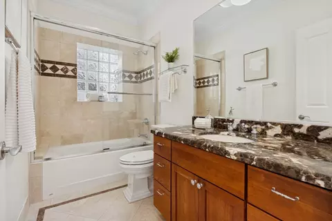 3823 N Wayne Ave, Chicago, IL 60613 photo 23