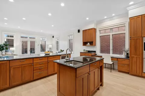 3823 N Wayne Ave, Chicago, IL 60613 photo 9