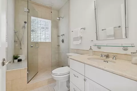3823 N Wayne Ave, Chicago, IL 60613 photo 31